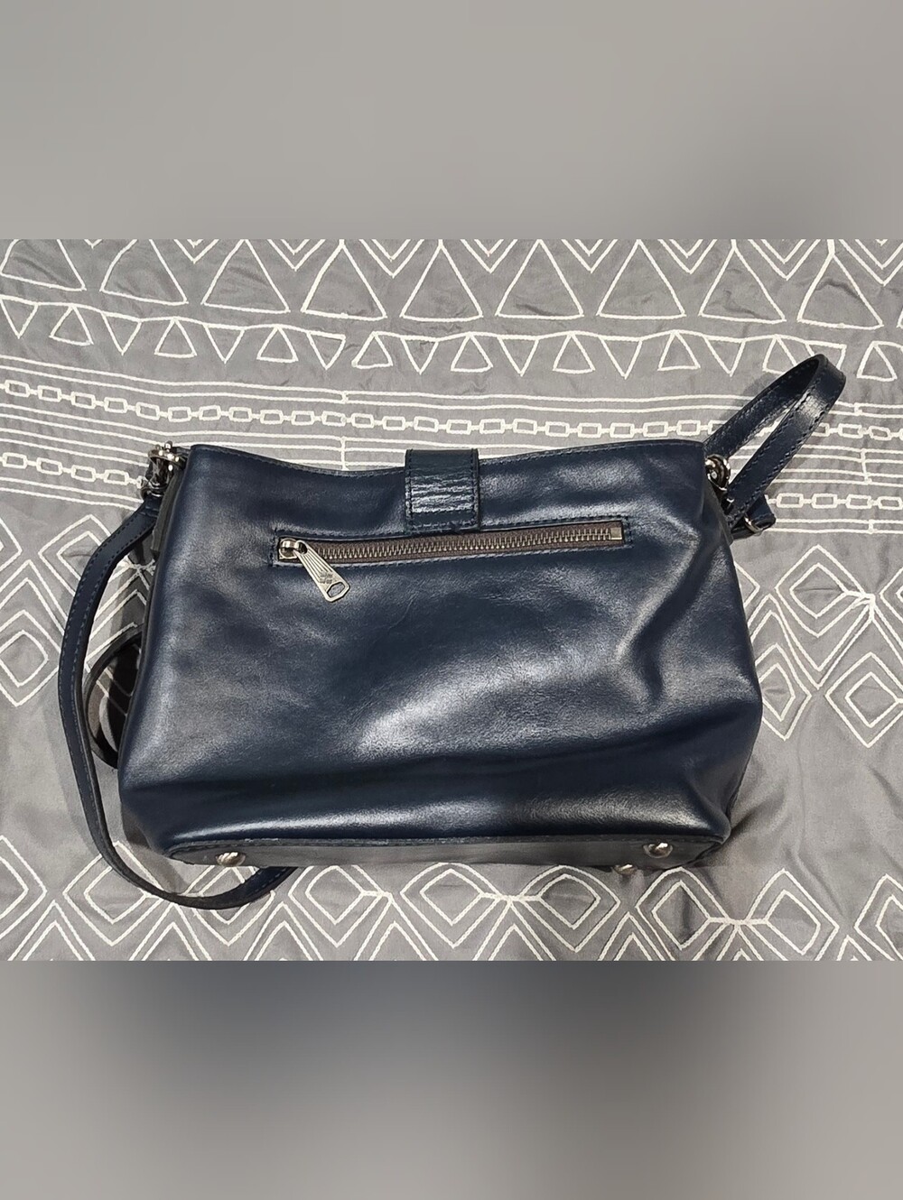 Patricia Nash Irving Bucket Bag - Picture 12 of 13